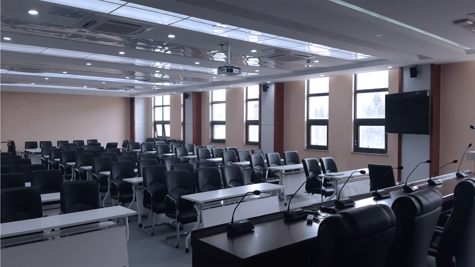CPECC in Vietnam using Wireless Conference System(图2)